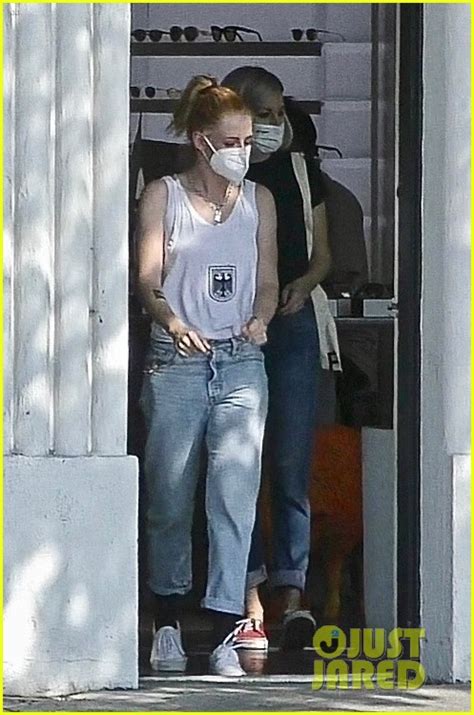 Full Sized Photo Of Kristen Stewart Shows Off New Hair Color Shopping