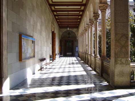 barcelona university  photo  freeimages