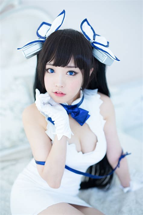 hestia cosplay 2 danmachi is it wrong to try to pick