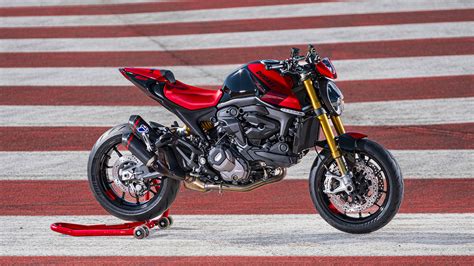 ducati monster sp superbike reduces  weight adds tech