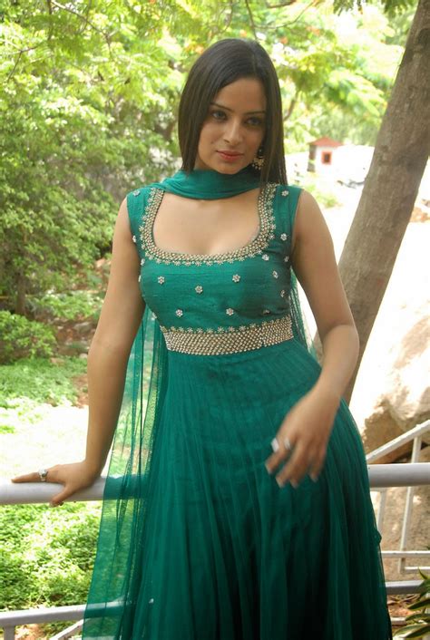 Bollywood Actresses Pictures Photos Images Telugu Actress Anuhya Reddy
