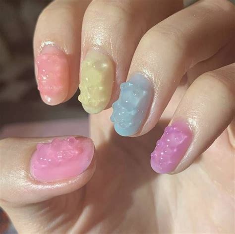 people   gummy bear nails   obsessed tyla pastel
