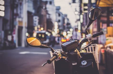 Everything You Need To Know About Lane Splitting