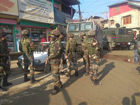 soldiers martyred  srinagar militant attack jammu kashmir latest news tourism