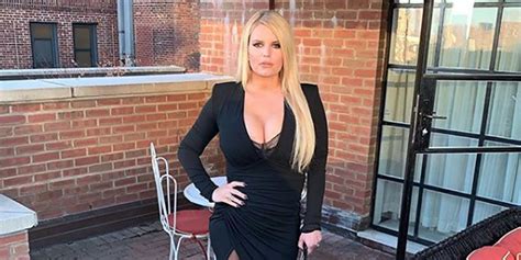 jessica simpson shares photos showing off 100 pound weight loss
