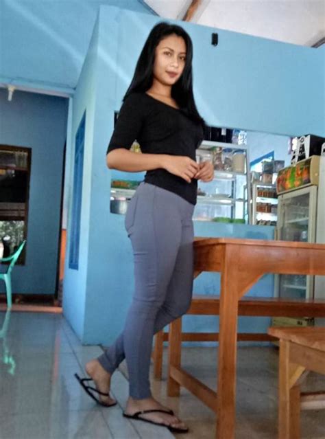 foto seksi andita lela karlita pelayan cantik warung kopi mantan artis sinetron