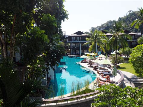 hotel review holiday inn resort  krabi thailand girl  departuregirl  departure