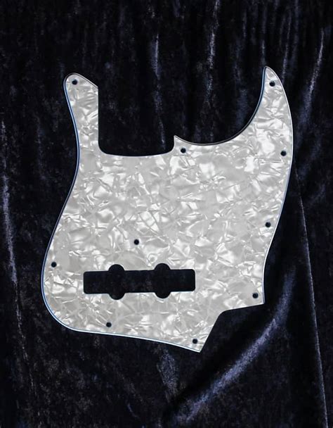 Fender Vintera ‘70s Jazz Bass Pickguard 4 Ply White Pearl