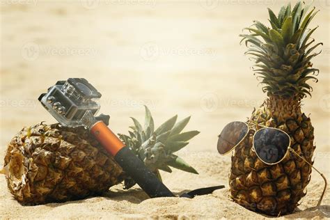 pineapple sunglasses  action cam  stock photo  vecteezy