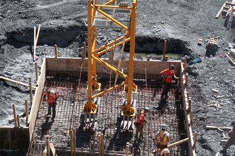 installing  tower crane built halifax