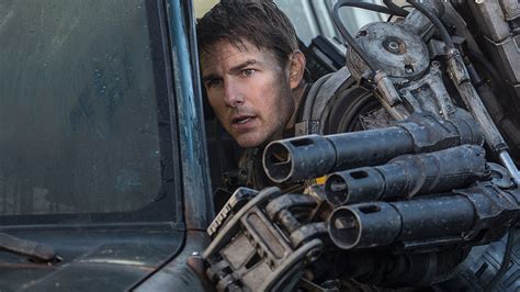 Edge Of Tomorrow Clips Show Tom Cruise Fighting