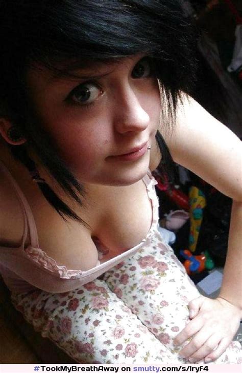teen cleavage downshirt selfie selfshot selfpic boobs