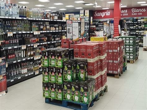 nouveau les magasins  la frontiere espagnole livrent alcool  charcuterie bon marche