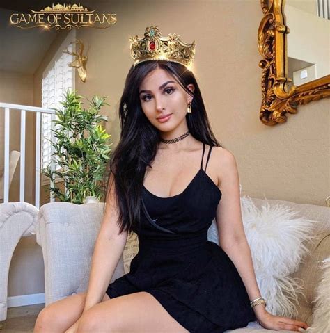 beautiful youtuber sssniperwolf how does she look in