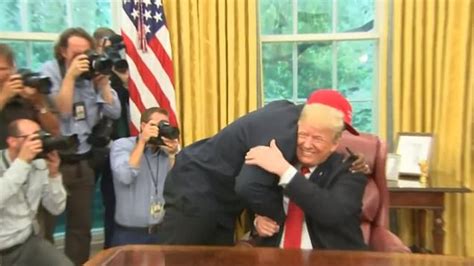 Kanye West Gives Donald Trump A Hug In The Oval Office Metro Video