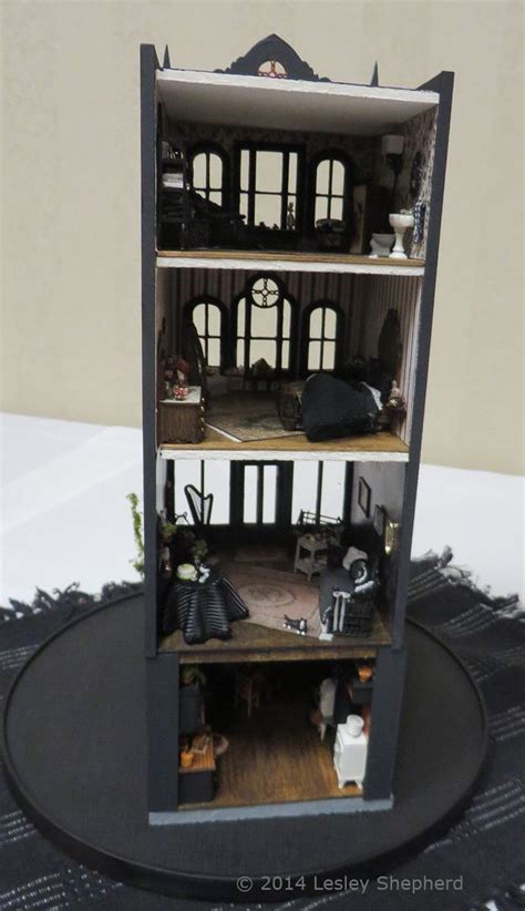 determining dollhouse scale  sizes  miniatures doll house mini house miniatures