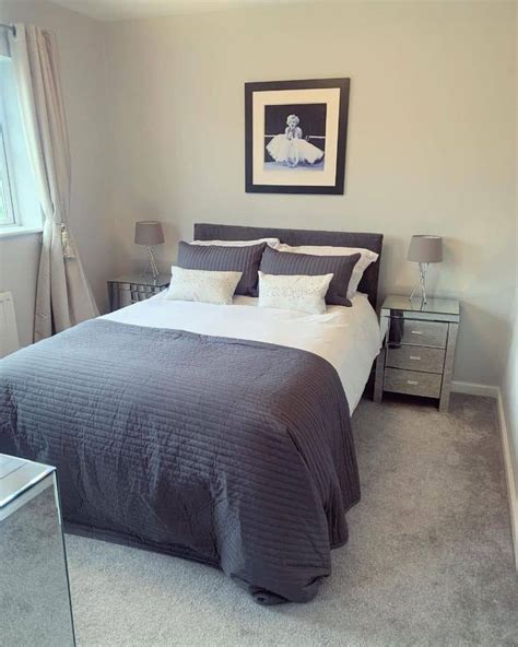 top  simple bedroom ideas interior home  design