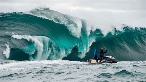 heavy water fright shipsterns bluff tasmania  wave surf life beach