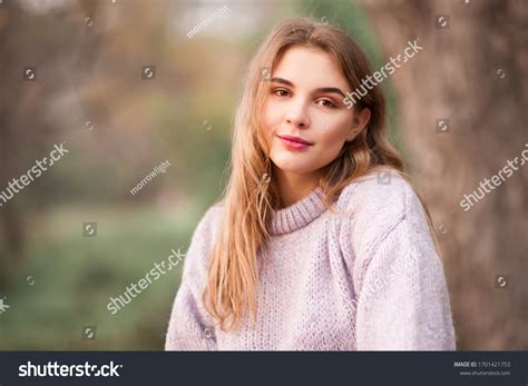 21 250 18 years old görseli stok fotoğraflar ve vektörler shutterstock