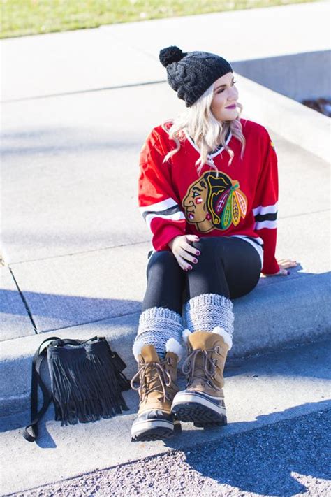 adorable outfits     chic   hockey game outfit
