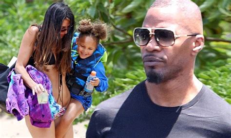 Jamie Foxx Relaxes In Maui With Daughter Annalise And Her Mom Daily