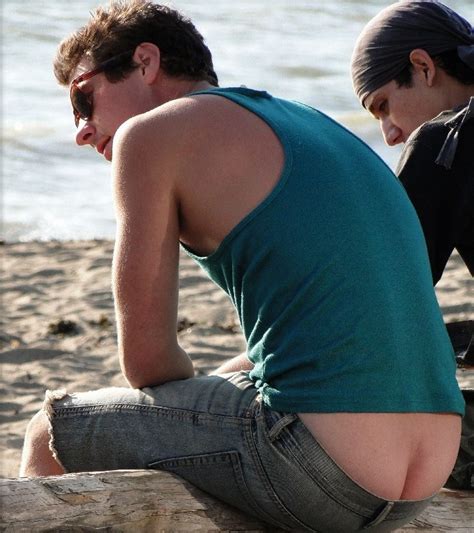 male ass crack in public