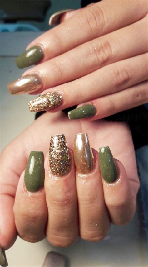 acrylicnails greennails mirroreffectnails green acrylic nails