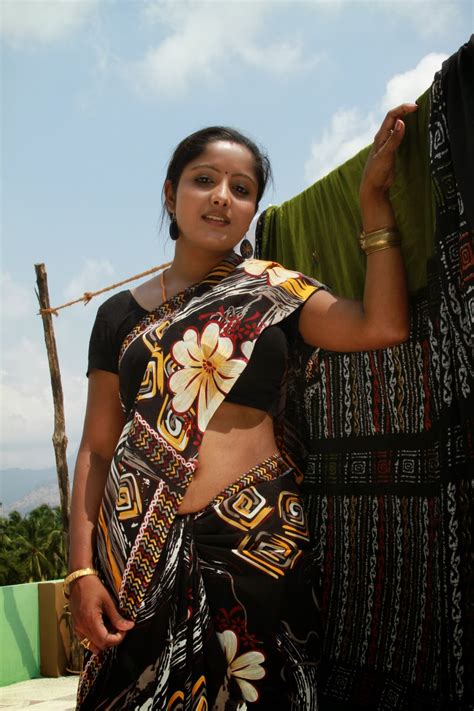 mallu sexy aunty nave in saree mallu saree below navel ~ actress rare photo gallery