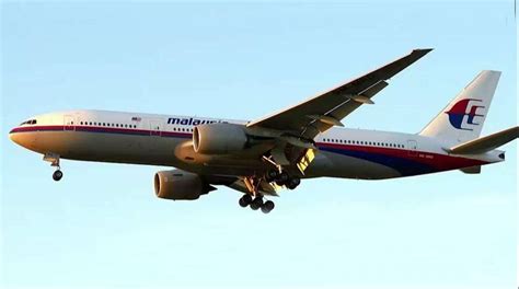 malaysia airlines flight  pilot suspected  top levels  mass