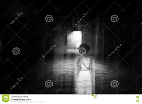 ghost  girl appears   dark room ghost  haunted house