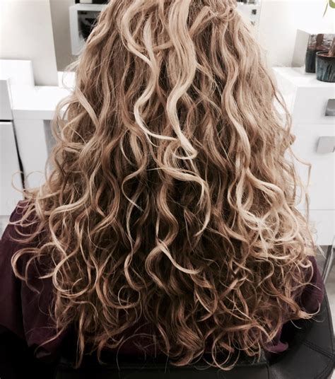 curly hair  stylists specialize  curly hair