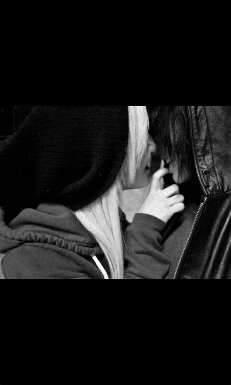 Pin By Desmond On Emo Couples Cute Emo Couples Emo