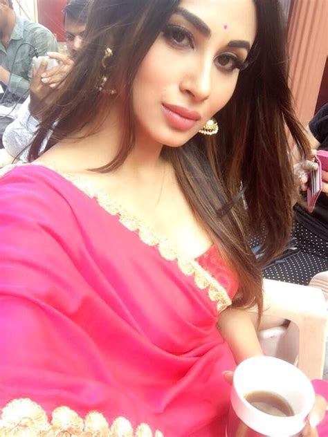10 Mouni Roy Bollywood Serial Actress Cute Pictures