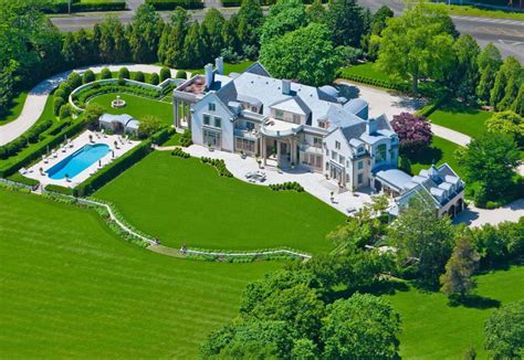 mapping   largest hamptons homes  sale   curbed hamptons