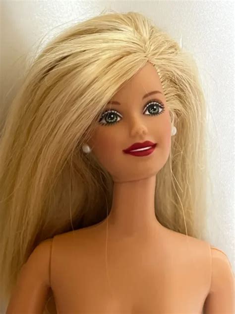 Barbie Talking Generation Girl Nude Jointed Arm Working Woman Business