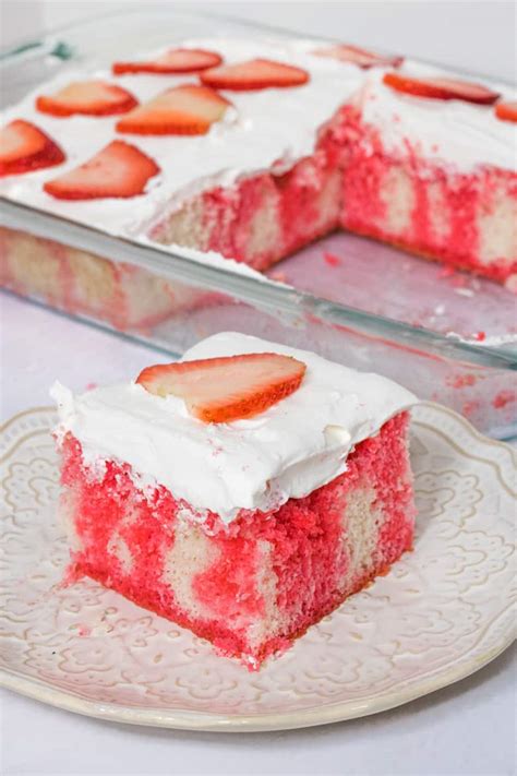 strawberry jello poke cake easy  ingredient recipe