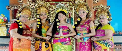 pakaian adat  terkenal  indonesia baju adat tradisional