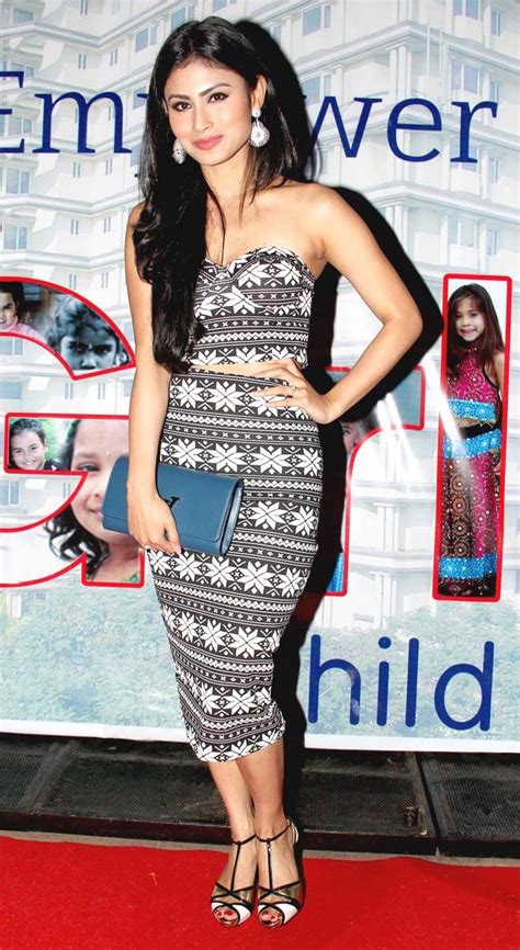 pin on zarah bollywood actress dress