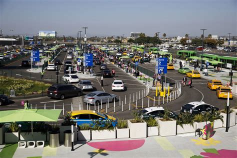 laxs  taxi ride hailing lot lax     bumpy start