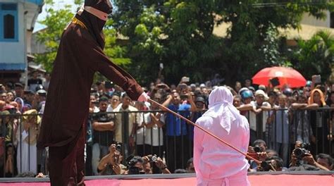 Two Malaysian Women Caned Under Islamic Law For Lesbian