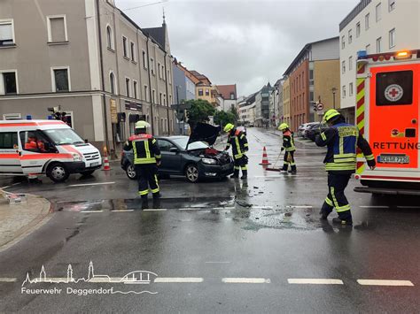 verkehrsunfall hans kraemer strasse feuerwehr deggendorf