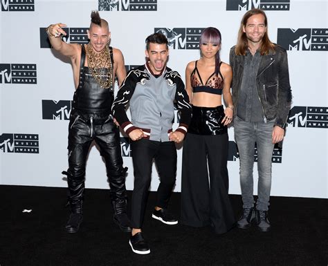 Joe Jonas Explains What The Dnce Song Cake By The Ocean Really Means
