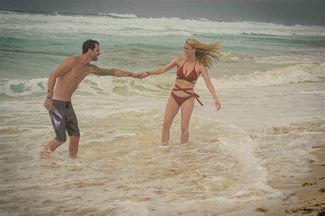 Leven Rambin In Swimsuit Romantic Holiday At The Beach