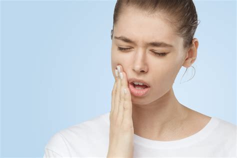the causes of teeth sensitivity and how to avoid it