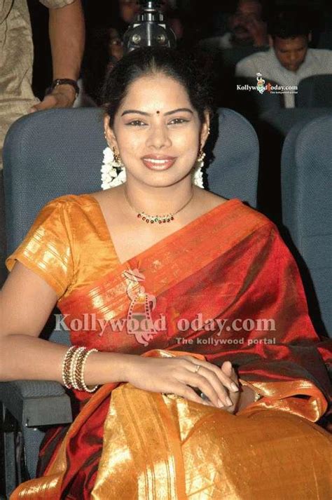 actress deepa venkat in saree still veethi