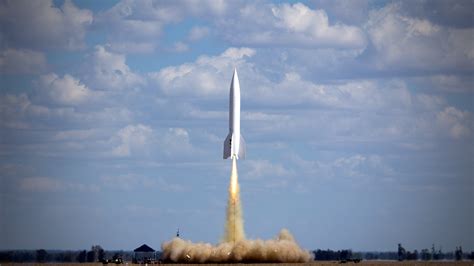 australian rocket club constructs  launches worlds largest model rocket solidsmack