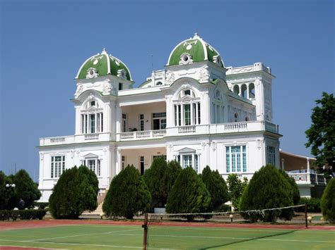 cuba  cienfuegos worth visiting arrivals hall