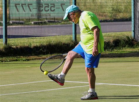 world s oldest tennis player from ukraine 97 and still in the game