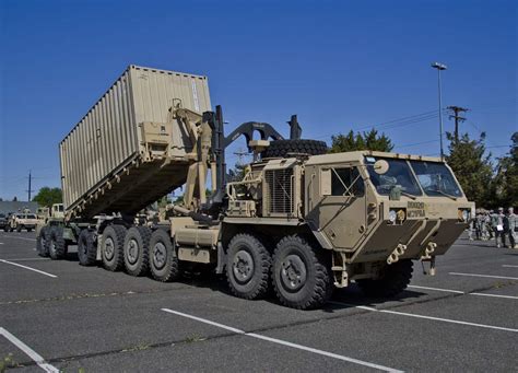 army awards contract  oshkosh  palletized load system trailers