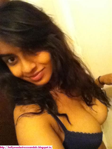 delhi college girl naked leaked photos from blackberry phone 2018 best